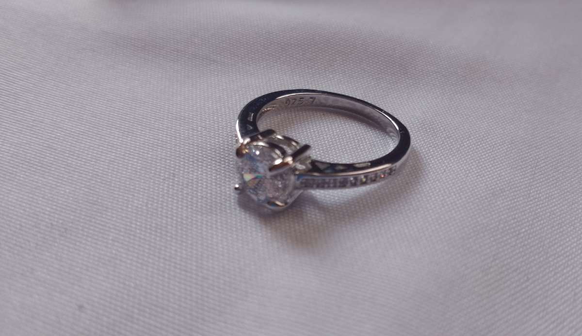 1.2 CT Simulated Diamond Ring set in S925 Silver 7 | O marked 925