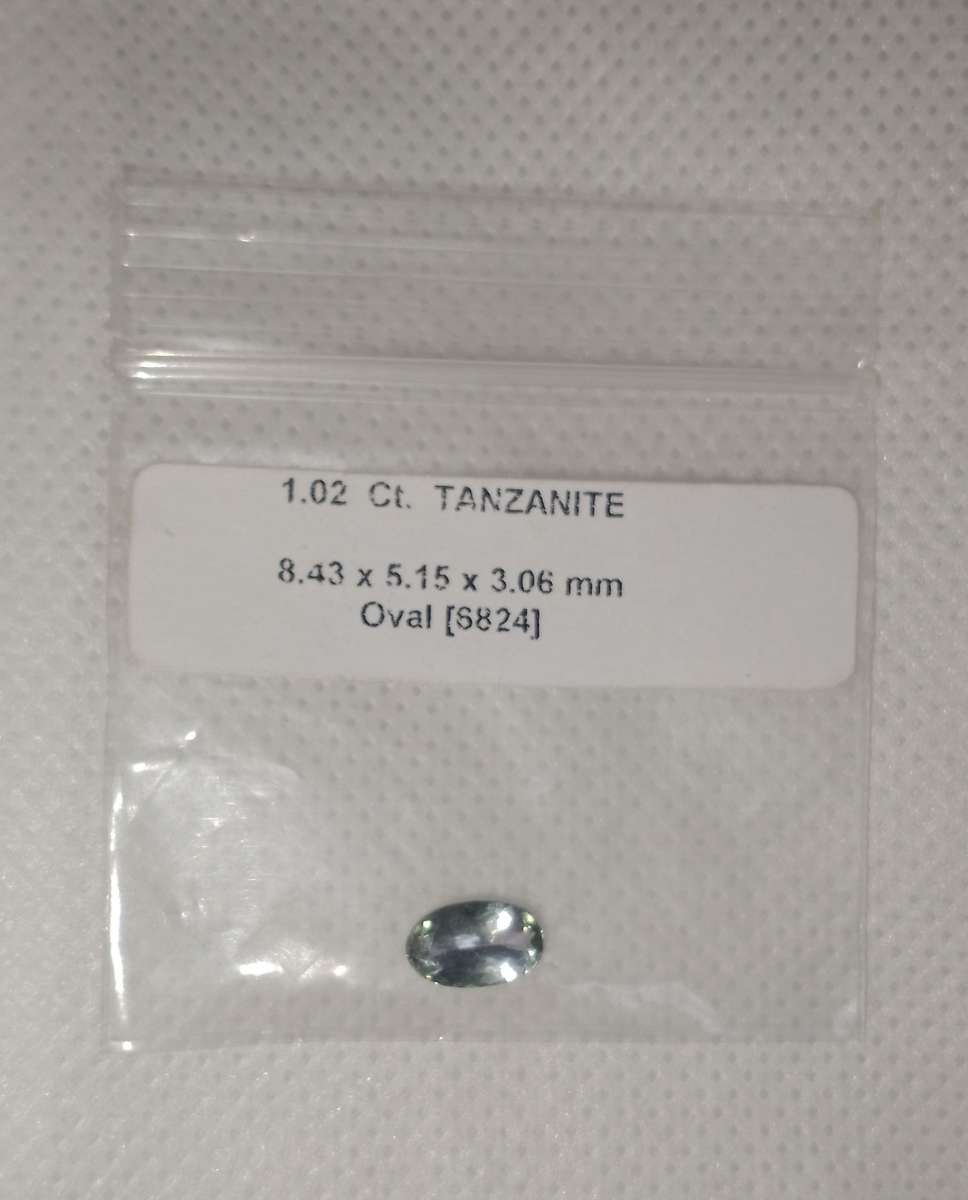 1.02 Ct NATURAL OVAL SHAPE RARE BLUISH VIOLET TANZANITE