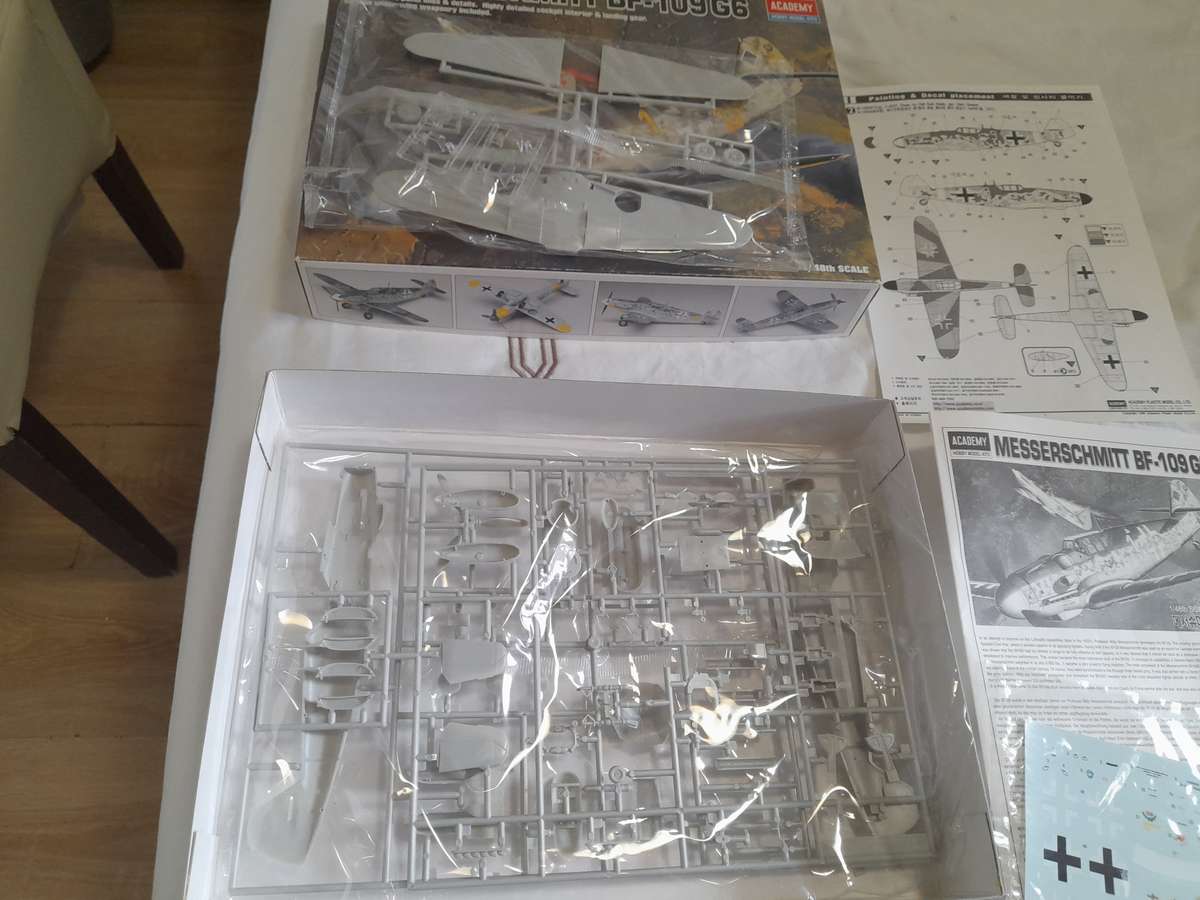 ACADEMY 1/48 MESSERSCHMITT BF-109 G6 2146 PLASTIC MODEL AIRCRAFT KIT