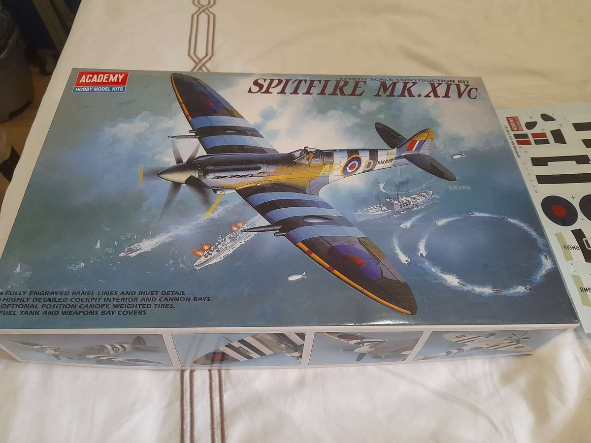 ACADEMY 1/48 SPITFIRE MK XIVC 2157 PLASTIC MODEL AIRCRAFT KIT