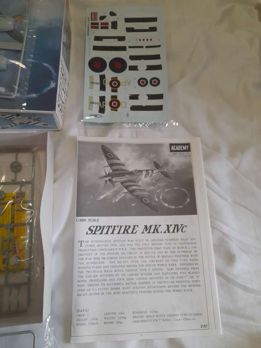 ACADEMY 1/48 SPITFIRE MK XIVC 2157 PLASTIC MODEL AIRCRAFT KIT
