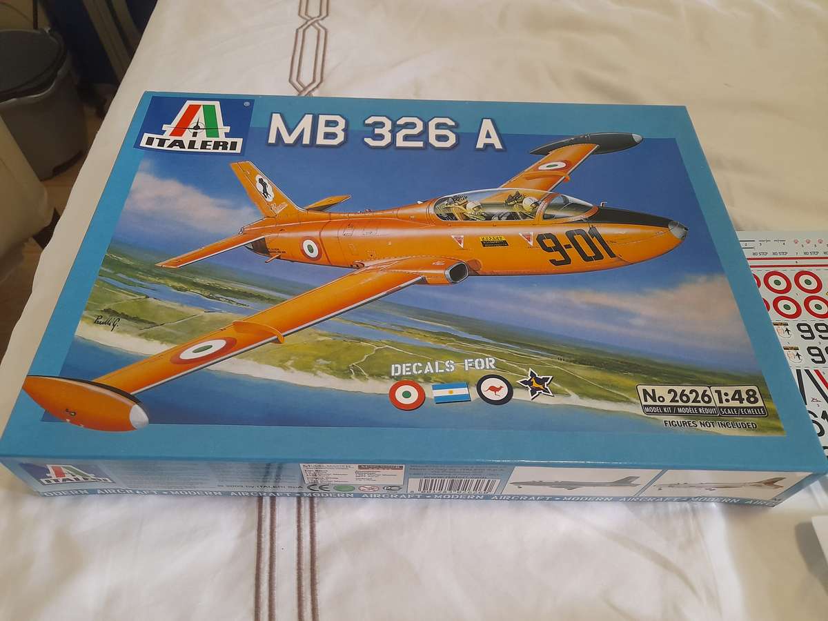 ITALERI 1/48 AERMACCHI MB-326 A 2626 SAAF DECALS PLASTIC MODEL AIRCRAFT KIT - COLLECTOR'S ITEM