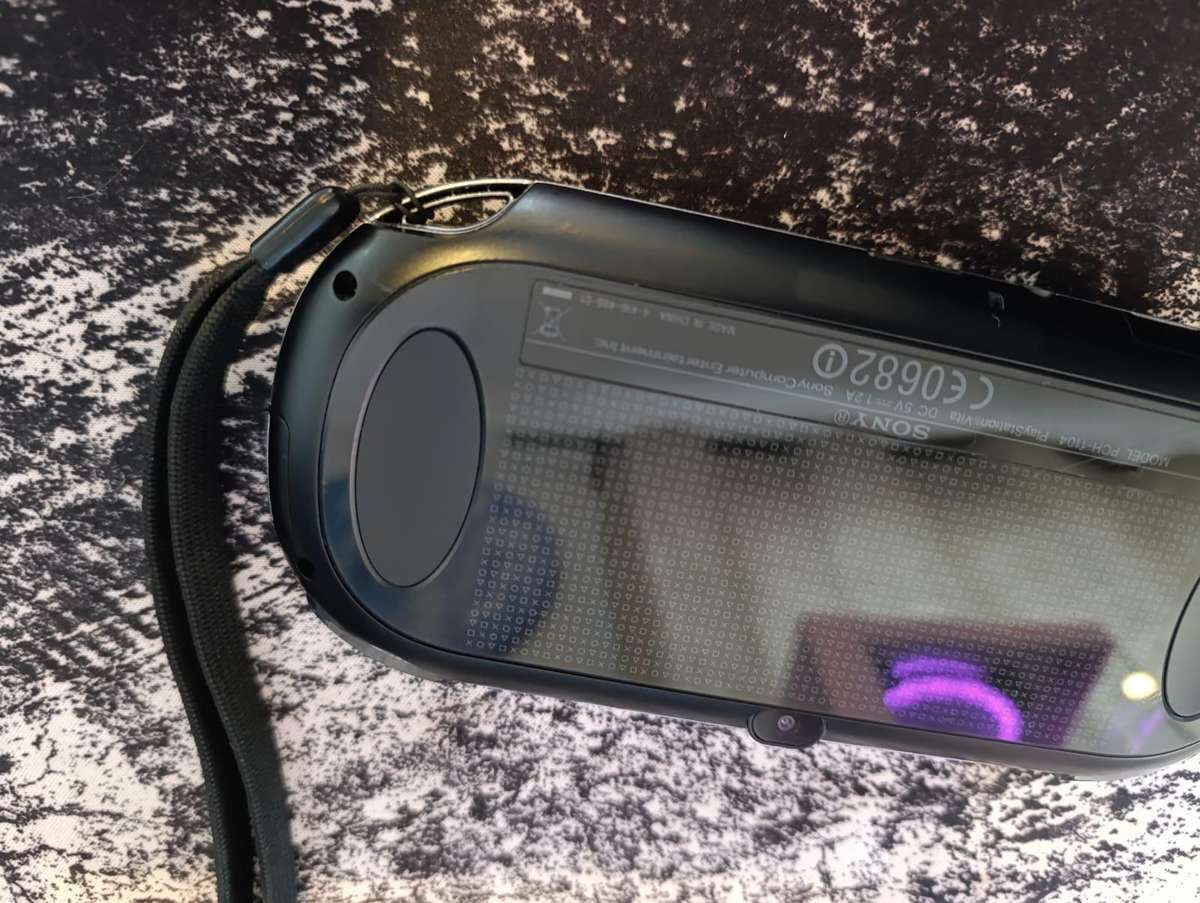 PlayStation Vita (PSVita) PCH-1104 3G/Wi-Fi + Enso CFW + 256GB Storage