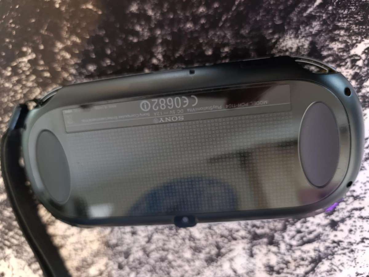 PlayStation Vita (PSVita) PCH-1104 3G/Wi-Fi + Enso CFW + 256GB Storage