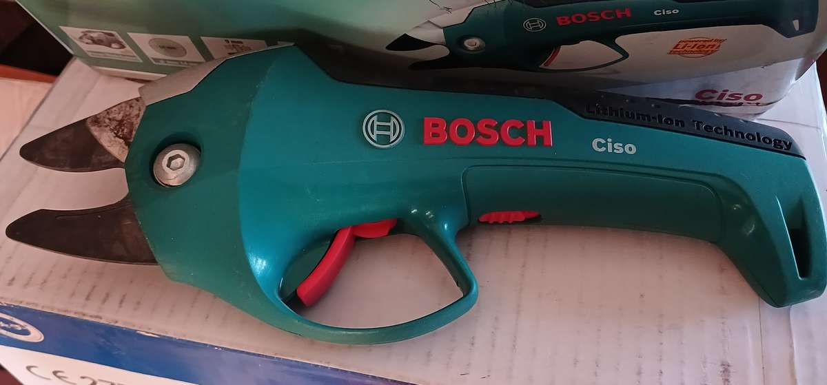 Bosch Ciso Cordless Garden Pruner (Display)