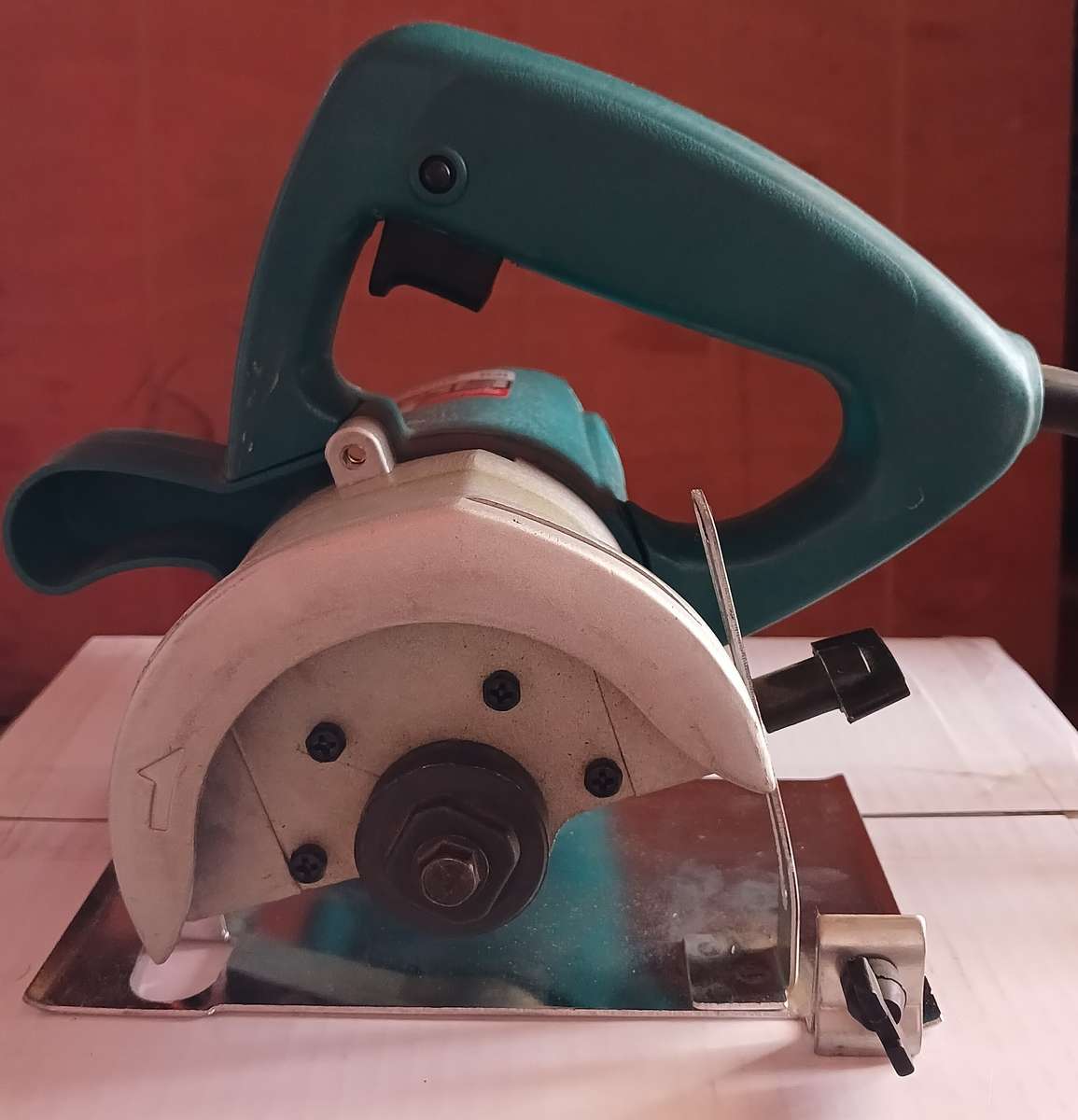1200W Mintian 110mm Marble Cutter - Display - No original Packaging, complete with accessories