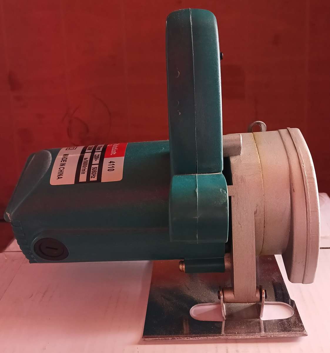 1200W Mintian 110mm Marble Cutter - Display - No original Packaging, complete with accessories