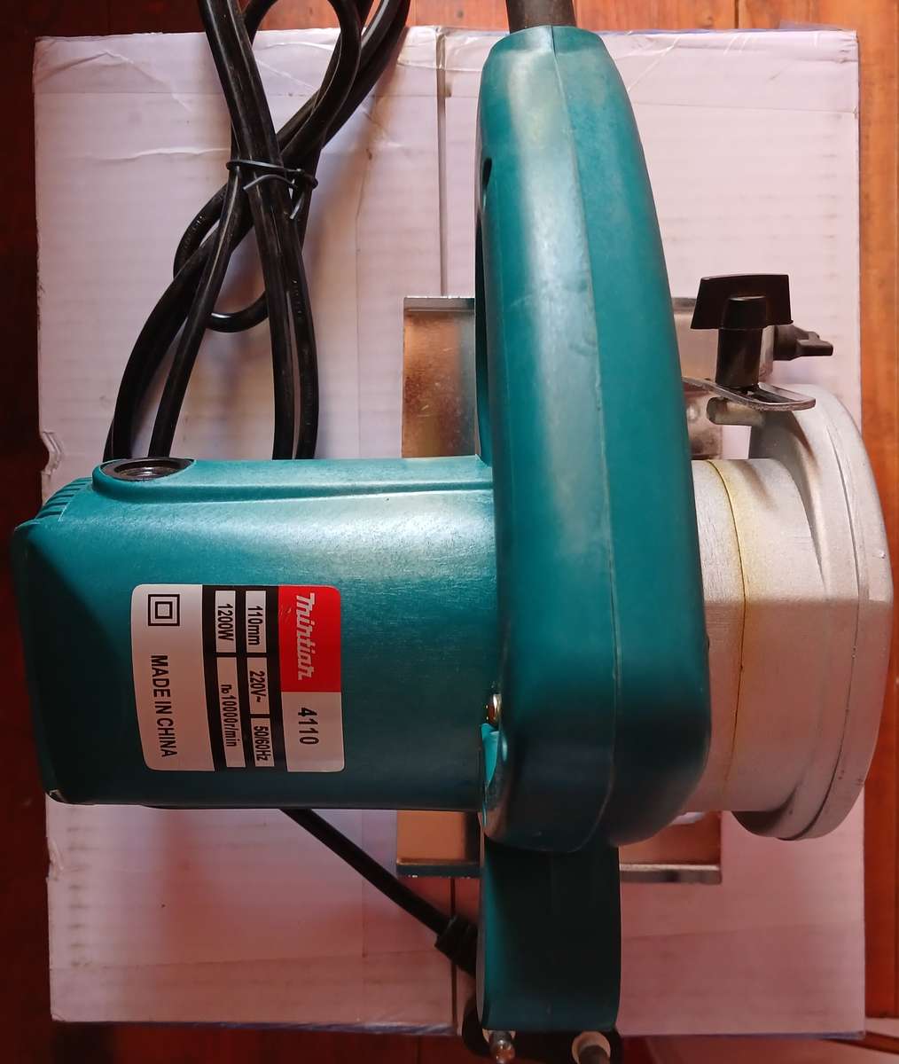 1200W Mintian 110mm Marble Cutter - Display - No original Packaging, complete with accessories