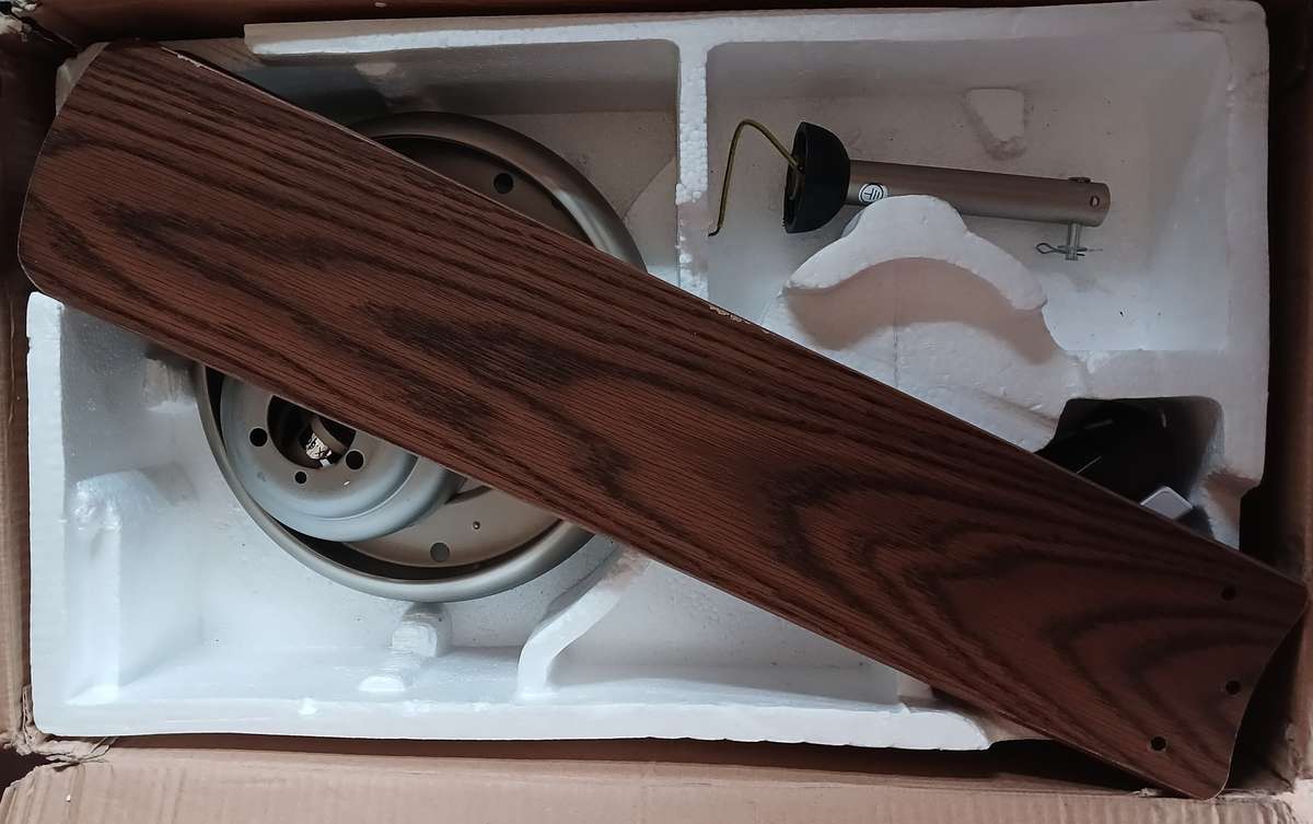 Please Read - Goldair 132cm 5 Blade Ceiling Fan with Remote (GCF 5251R) - Display