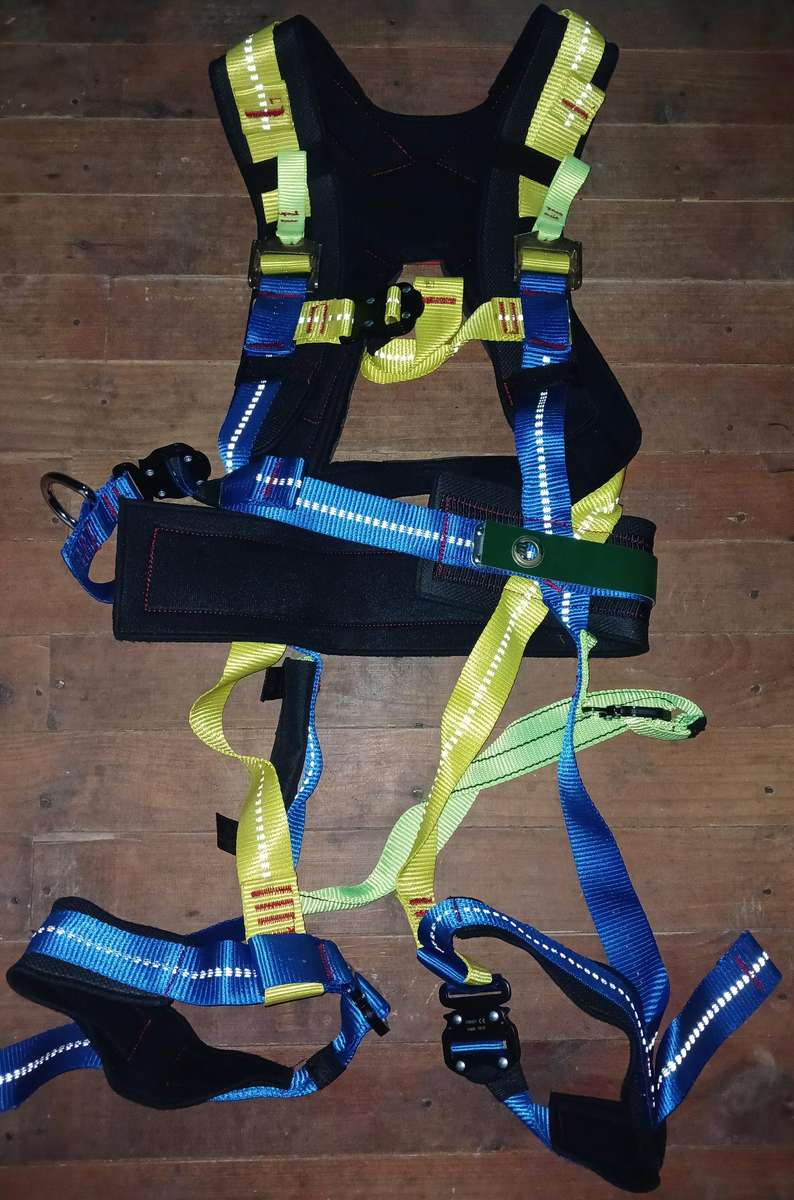 Class A Full Body Safety Harnesses (Medium to Large Adjustable)