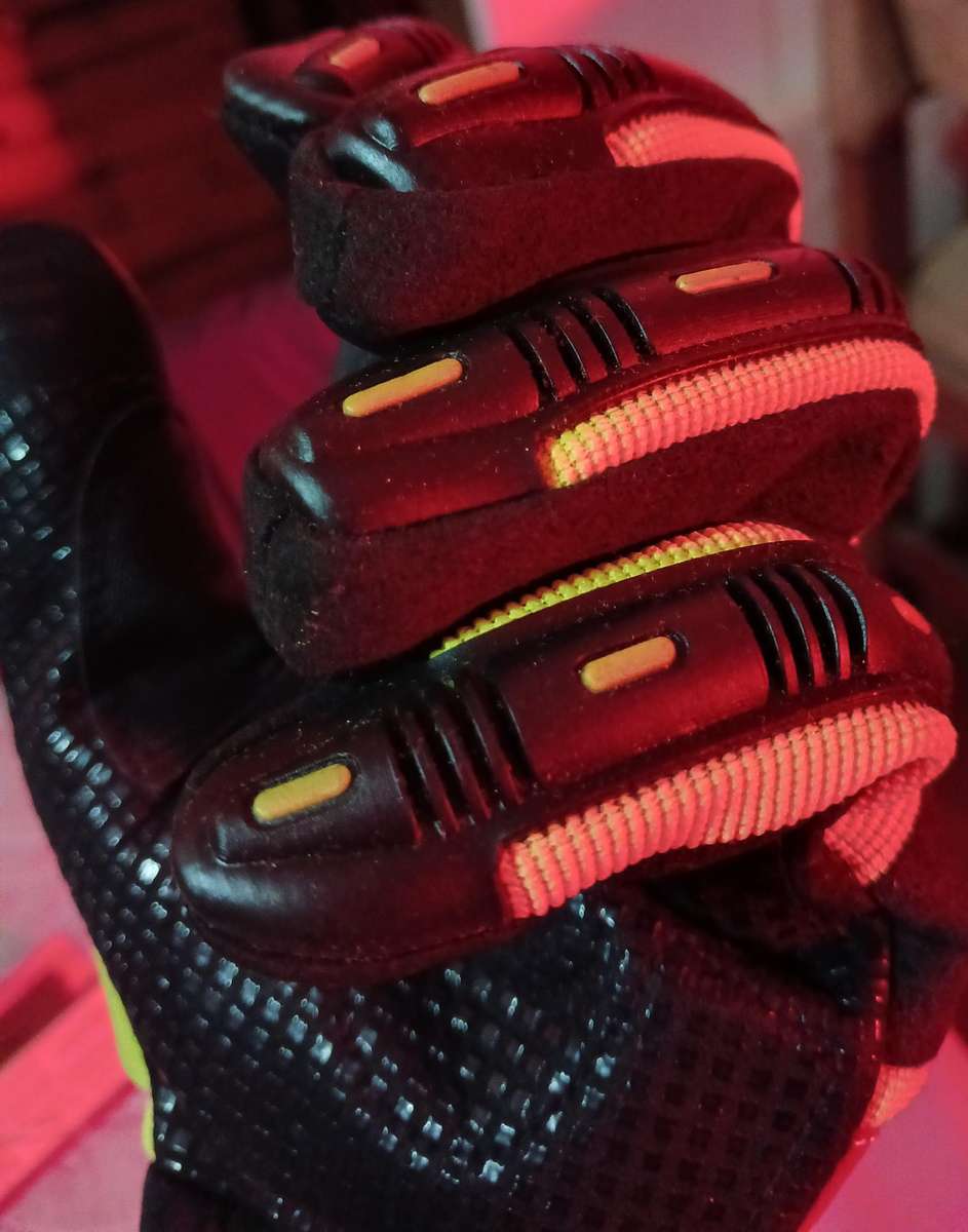 Anti Shock Gloves - Medium to Large fit