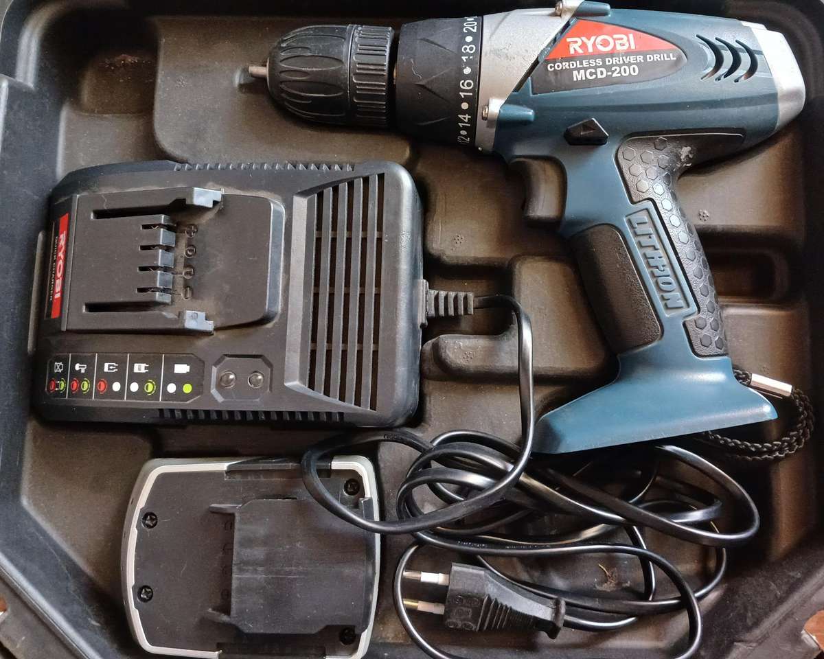 Ryobi 20v Cordless Drill (Spares/Restoration)
