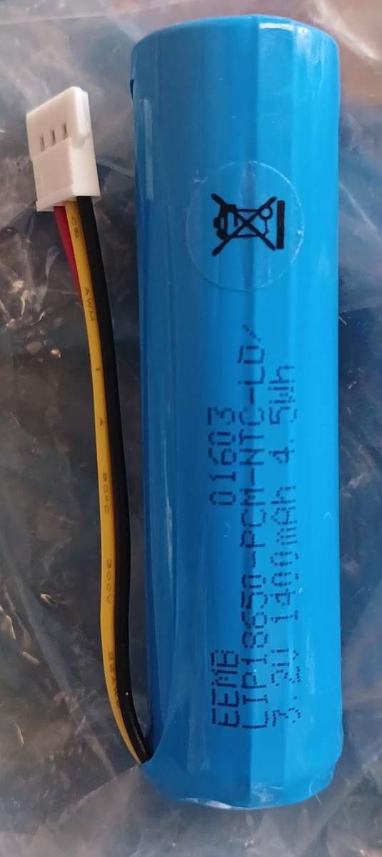 LIP18650 3.2V 1400mah 3 pin Charging Cell (1 bid for 3 units)