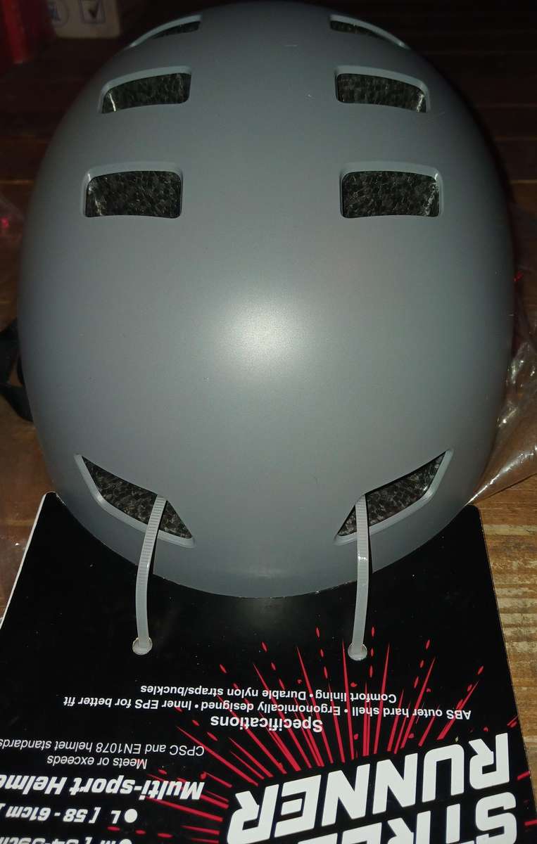 Street Runner Extreme Sports Helmet/Head-Protective Gear (Medium) 1 bid for 2 units