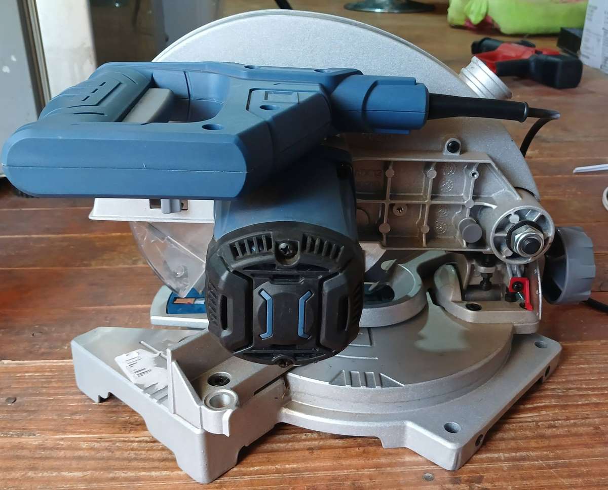 1100W Dixon Mitre Saw