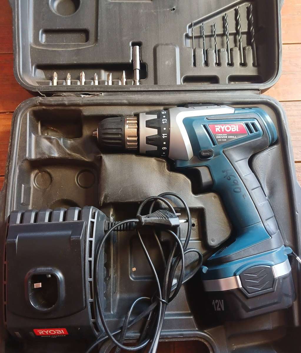 Ryobi 12V Cordless Driver Drill (CD-1220)