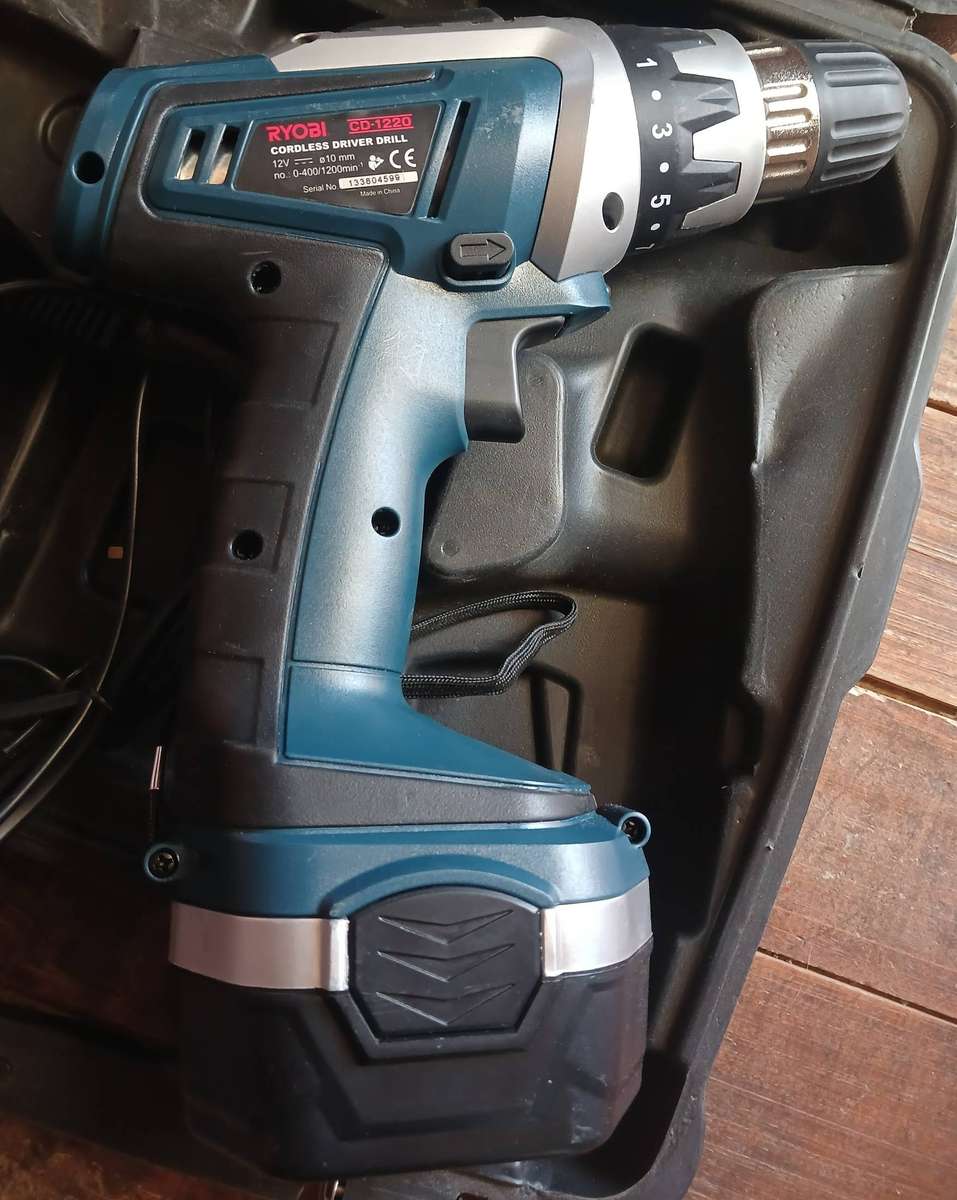 Ryobi 12V Cordless Driver Drill (CD-1220)