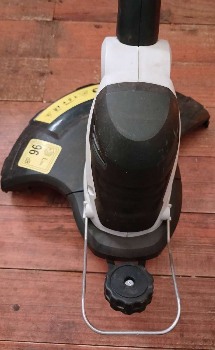 550w Ryobi Grass Trimmer - Needs Spool/Cover See Last Image