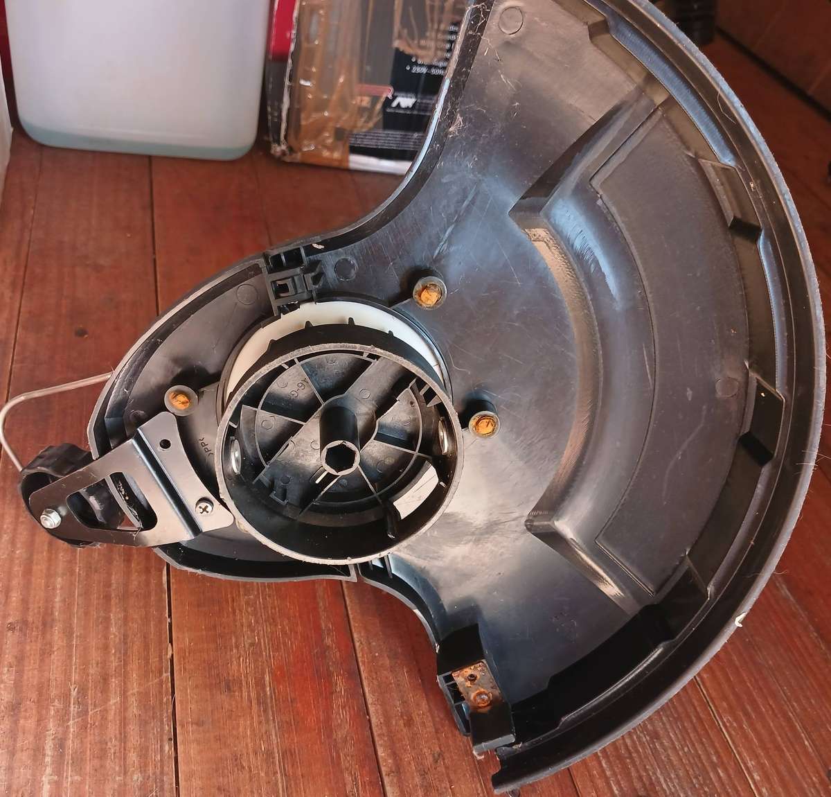 550w Ryobi Grass Trimmer - Needs Spool/Cover See Last Image