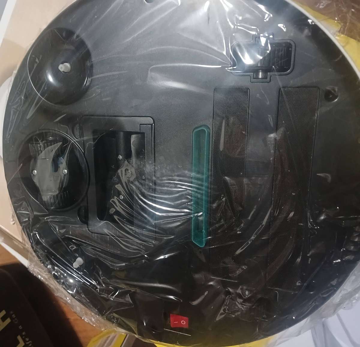 4 in 1 Sweeping Robot with 2400mah Lithium Battery - Minor Box Wear