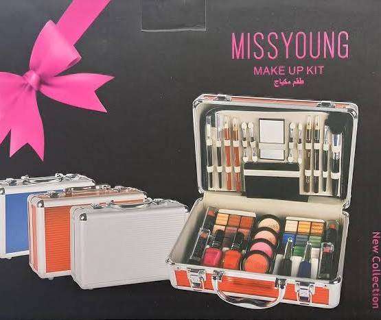 50 Piece Deluxe Make-up Art Set