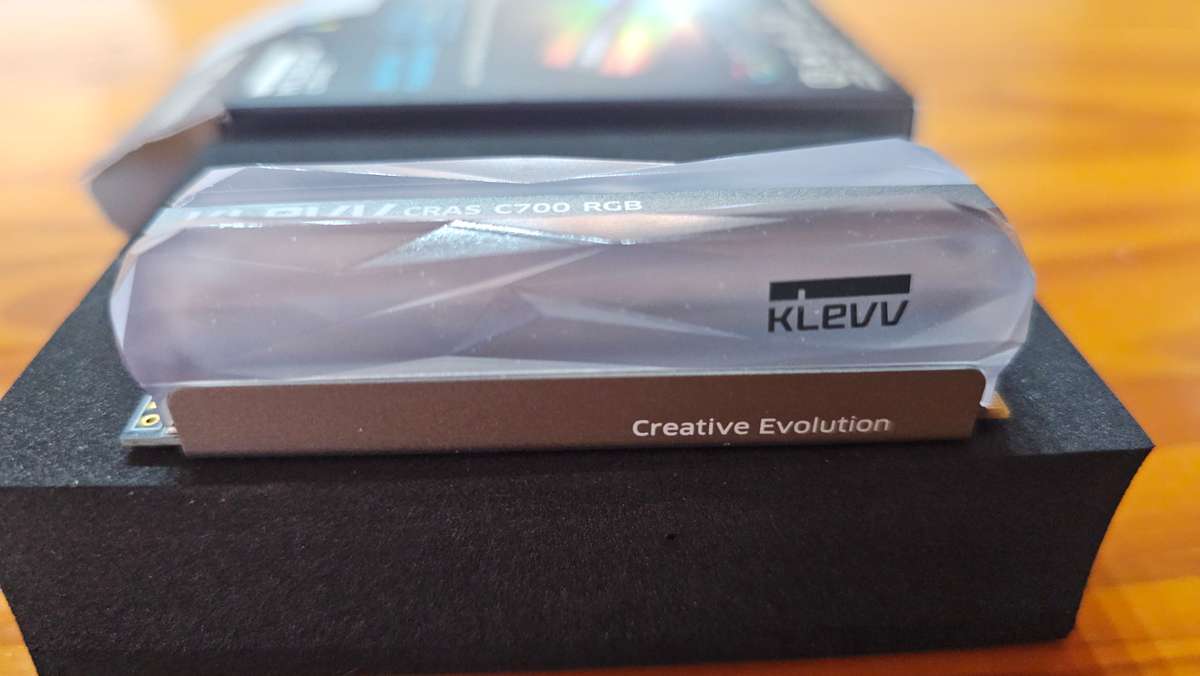KLEVV CRAS C700 RGB 240GB M.2 PCI-e NVMe 3D