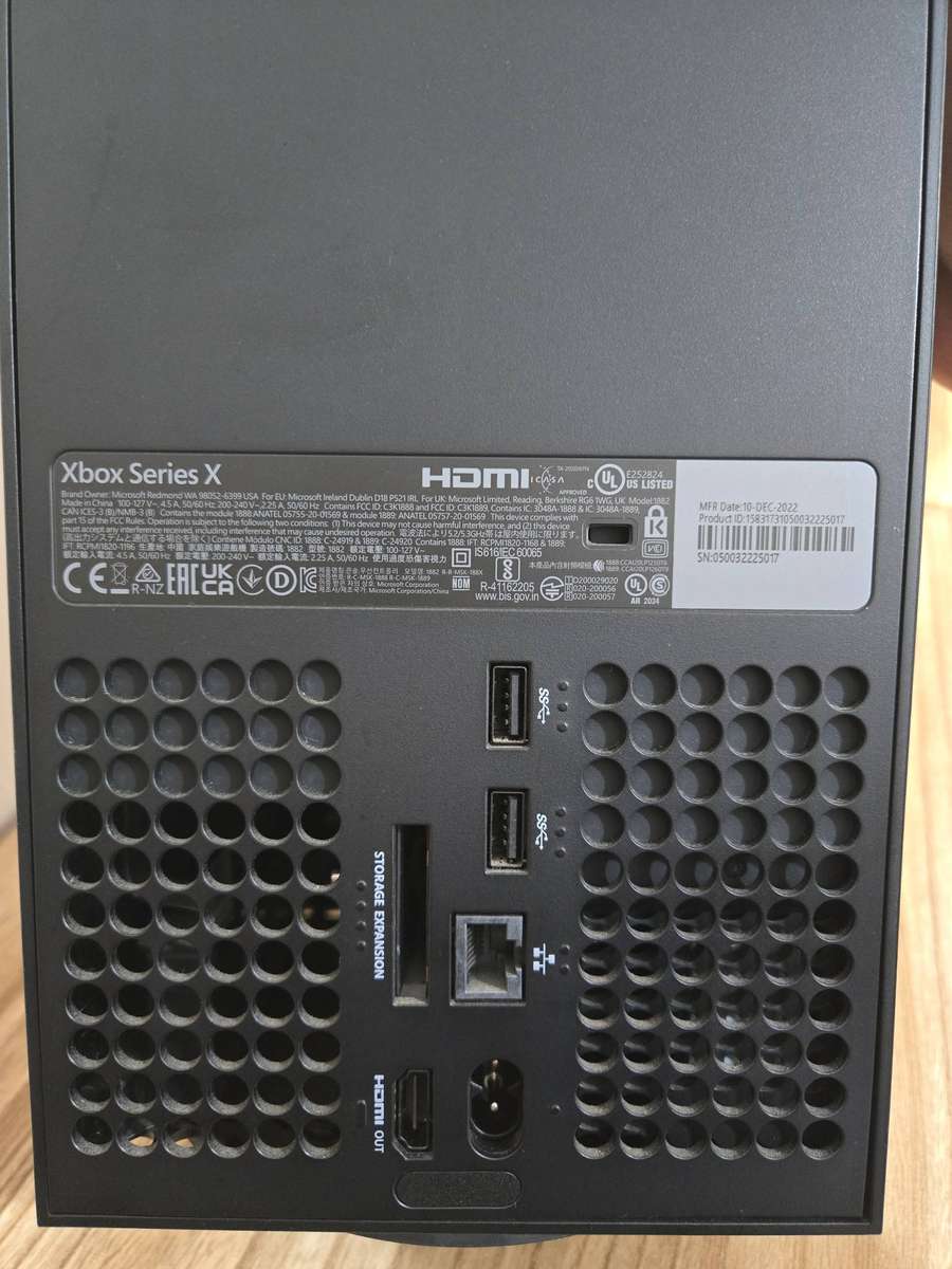 Xbox Series X 1TB Disc Version + Controller