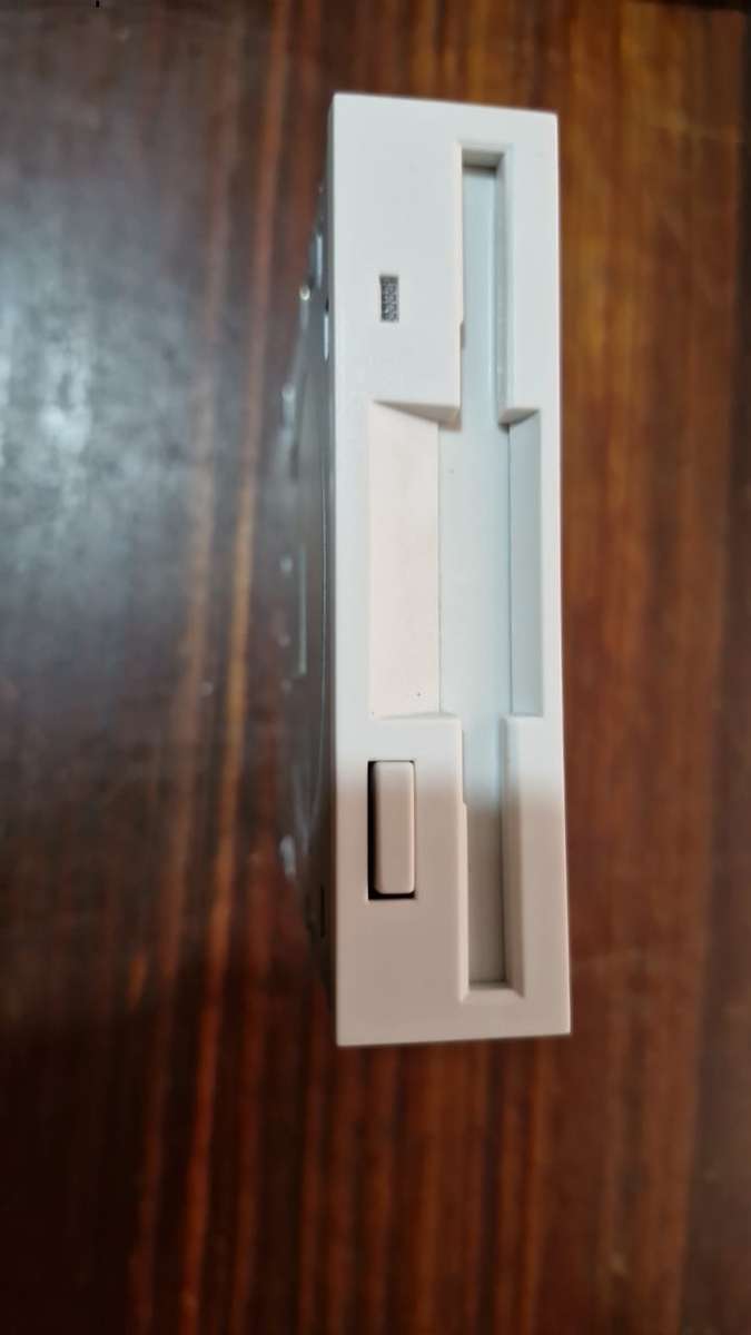 Samsung 1..44mb Stiffy drive NEW !!