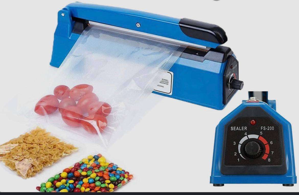 Plastic heat sealer machine