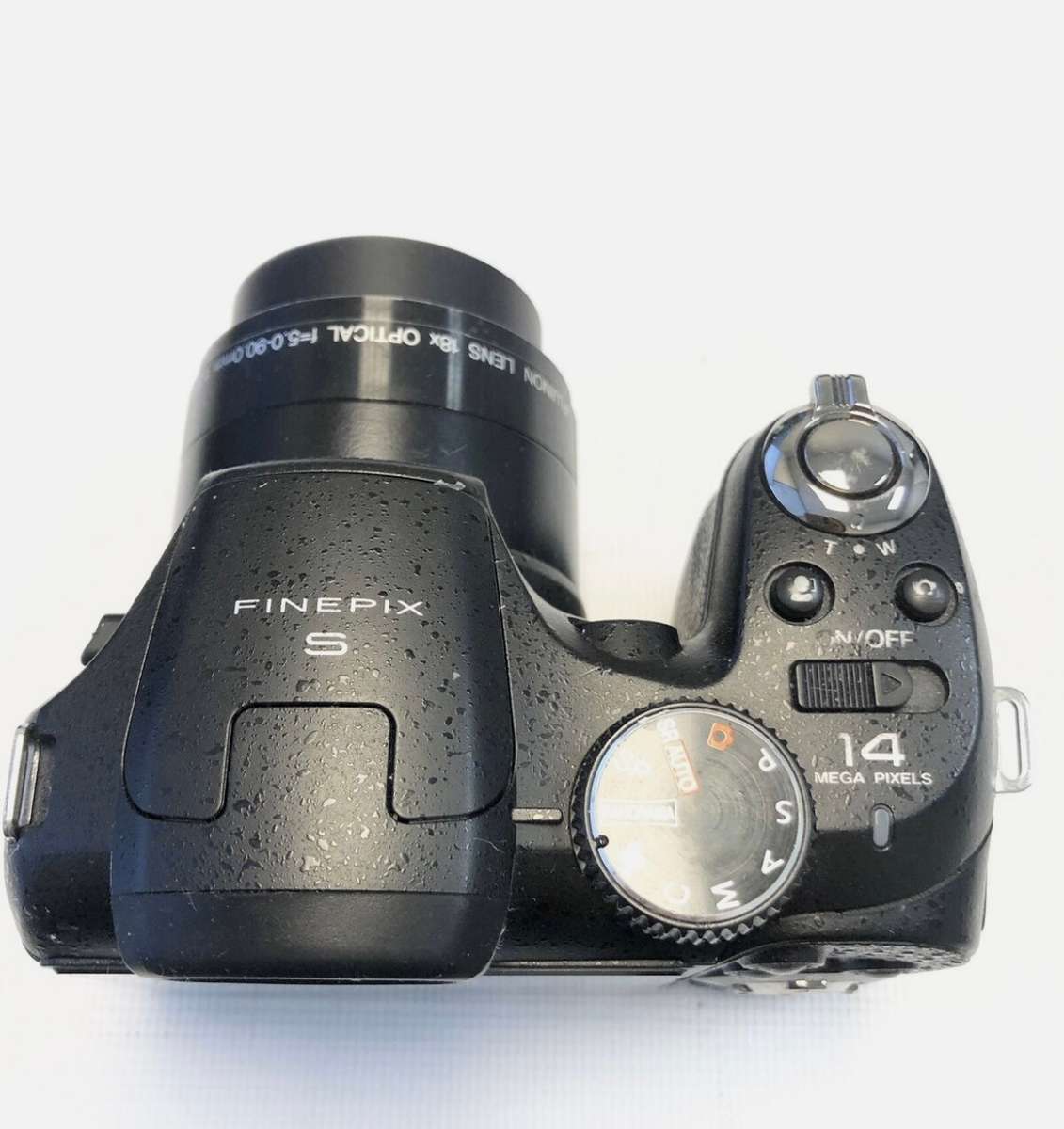 Fujifilm FinePix S2950 14 MP Digital Camera with Fujinon 18x Wide Angle Optical Zoom Lens and 3-Inch