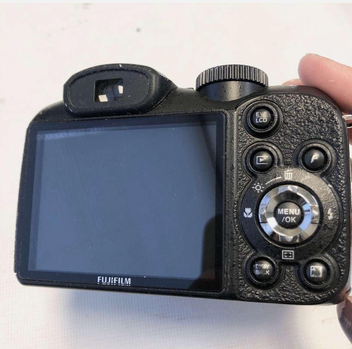 Fujifilm FinePix S2950 14 MP Digital Camera with Fujinon 18x Wide Angle Optical Zoom Lens and 3-Inch