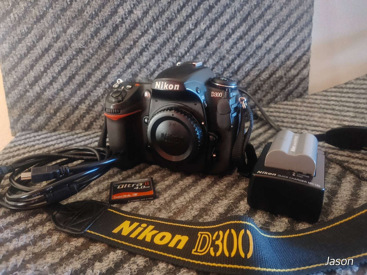 Nikon D300 DSLR