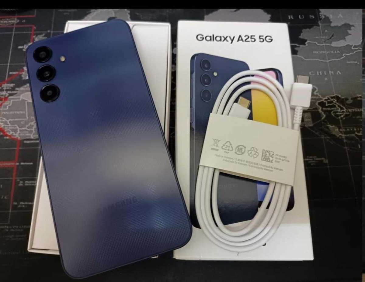 Samsung A25 (like new)