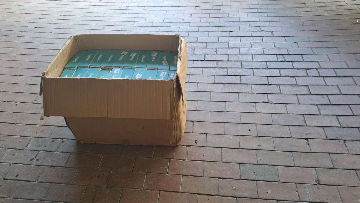 100 electric bubble gun toys