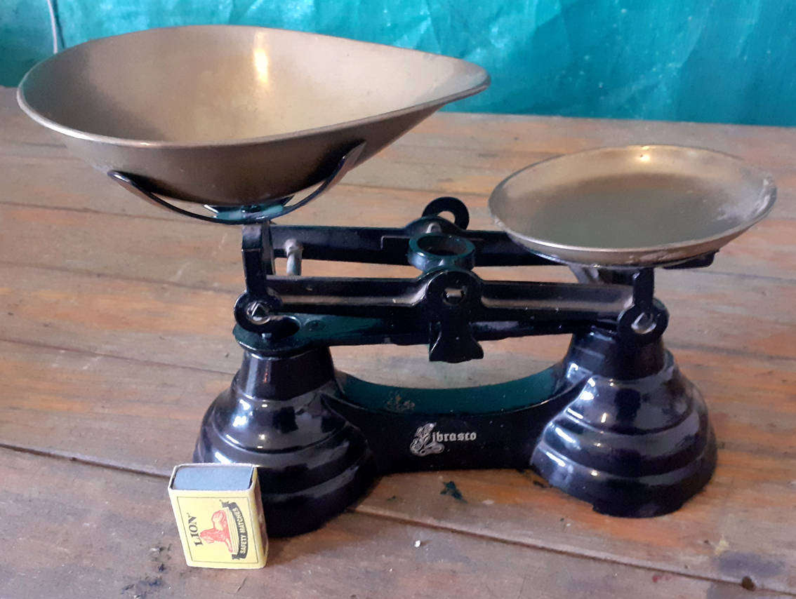 Decorative Greengrocer Kitchen Scale. No Weights.