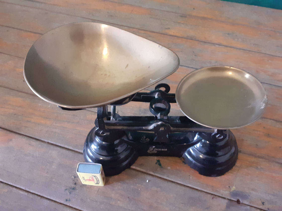 Decorative Greengrocer Kitchen Scale. No Weights.