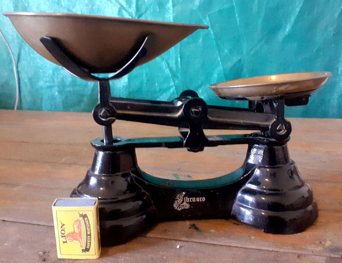 Decorative Greengrocer Kitchen Scale. No Weights.