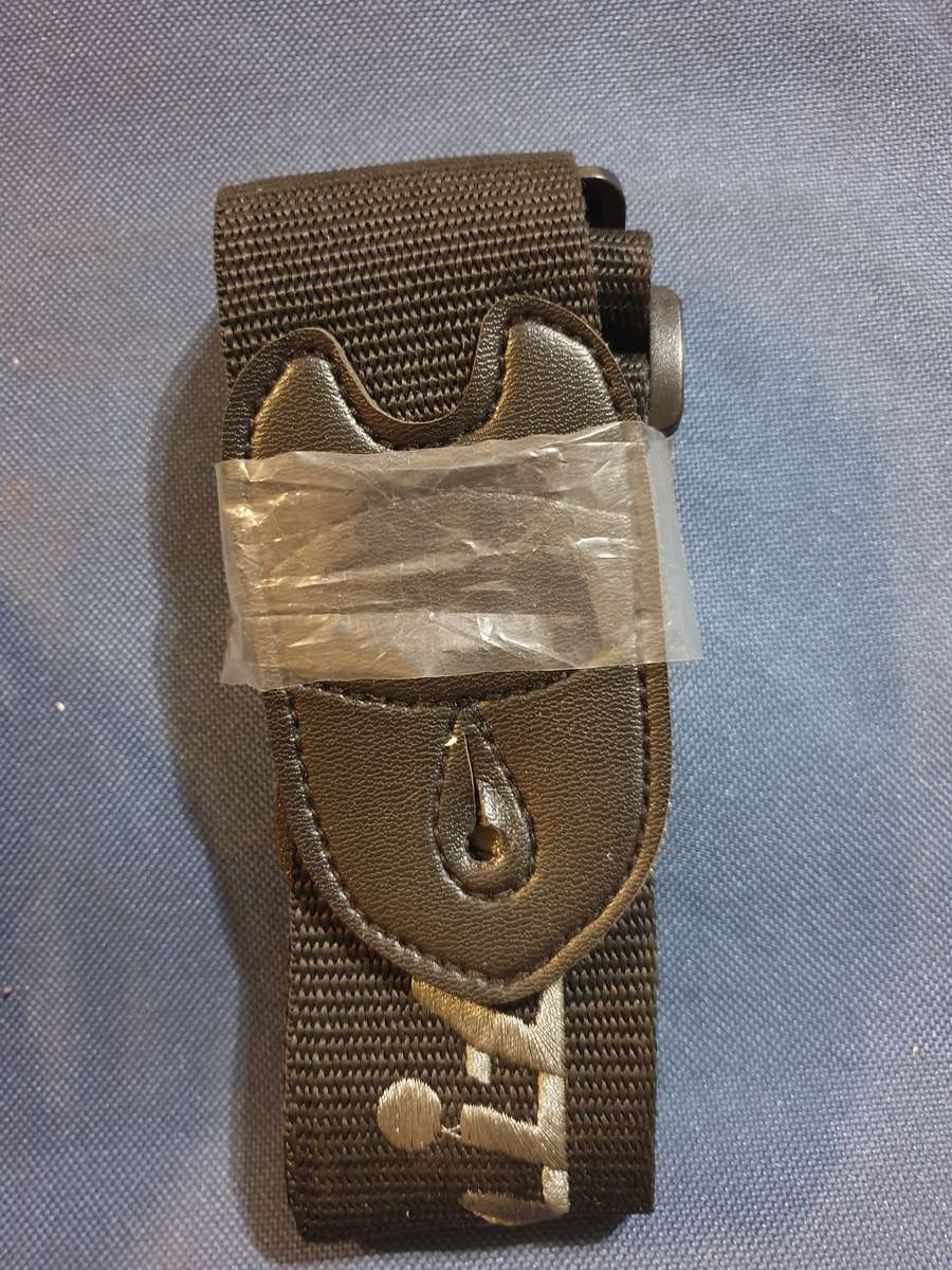 PS3 Game - Rocksmith 2014 + Realtone cable + accessories