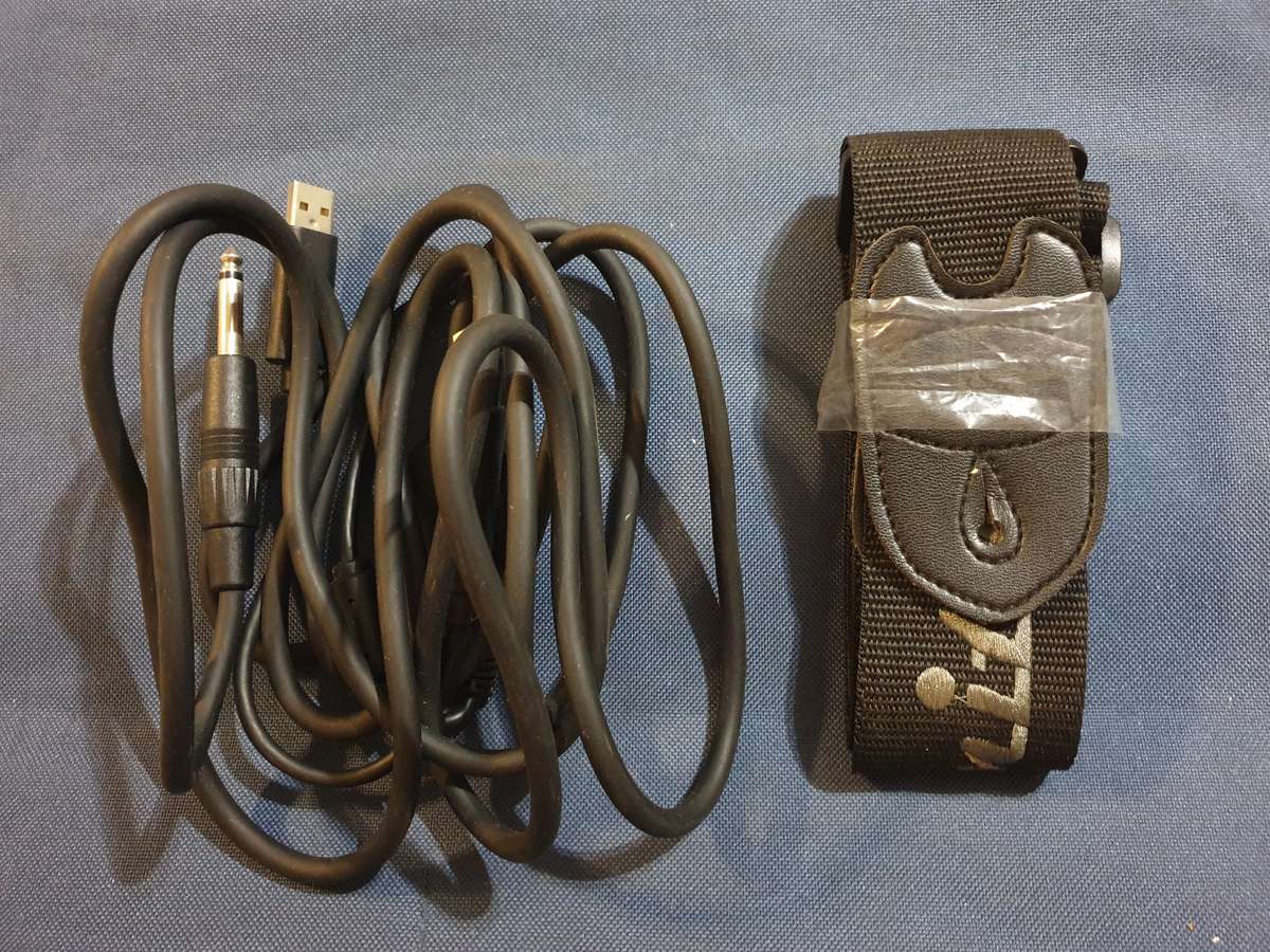 PS3 Game - Rocksmith 2014 + Realtone cable + accessories