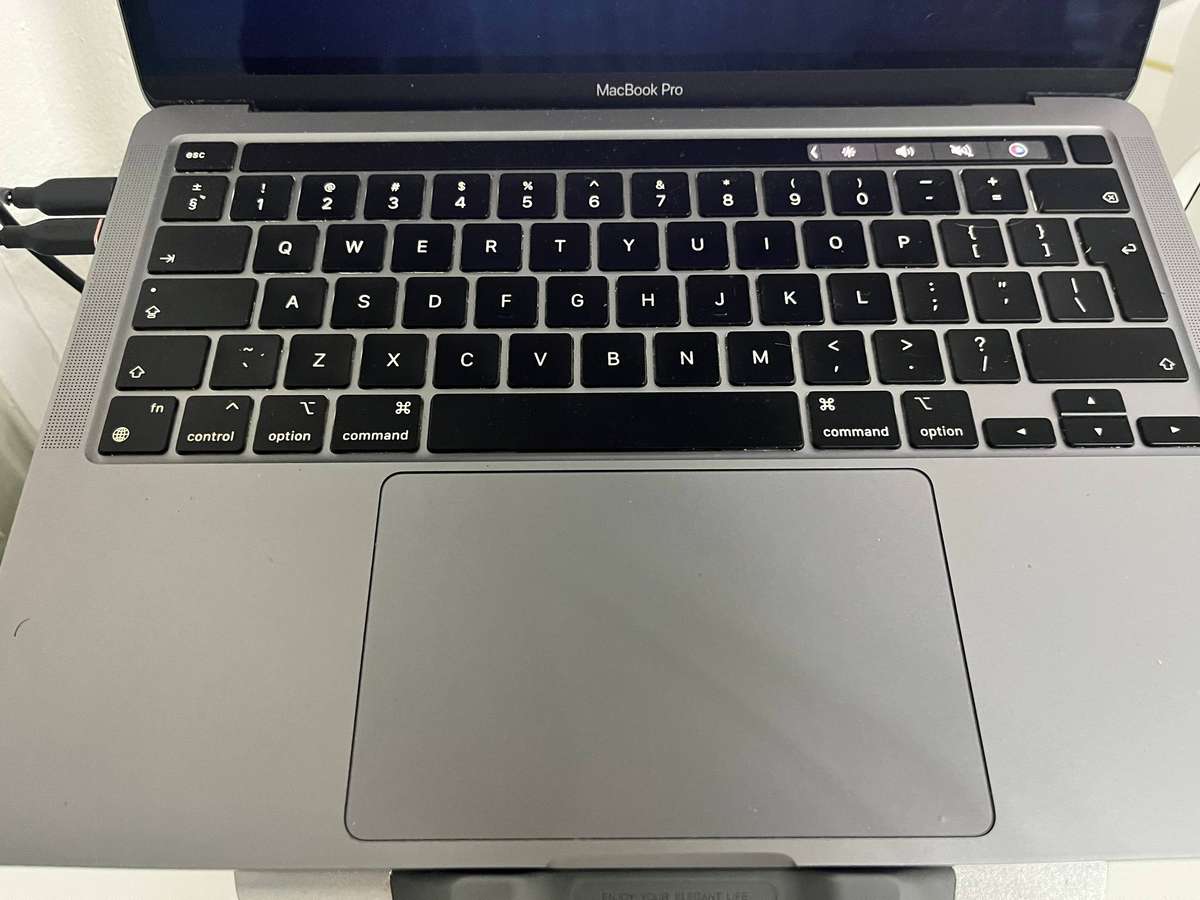 Macbook M1 Pro - 2020 - 8Gb memory - 256GB storage with Fingerpint ID and interactive touch bar