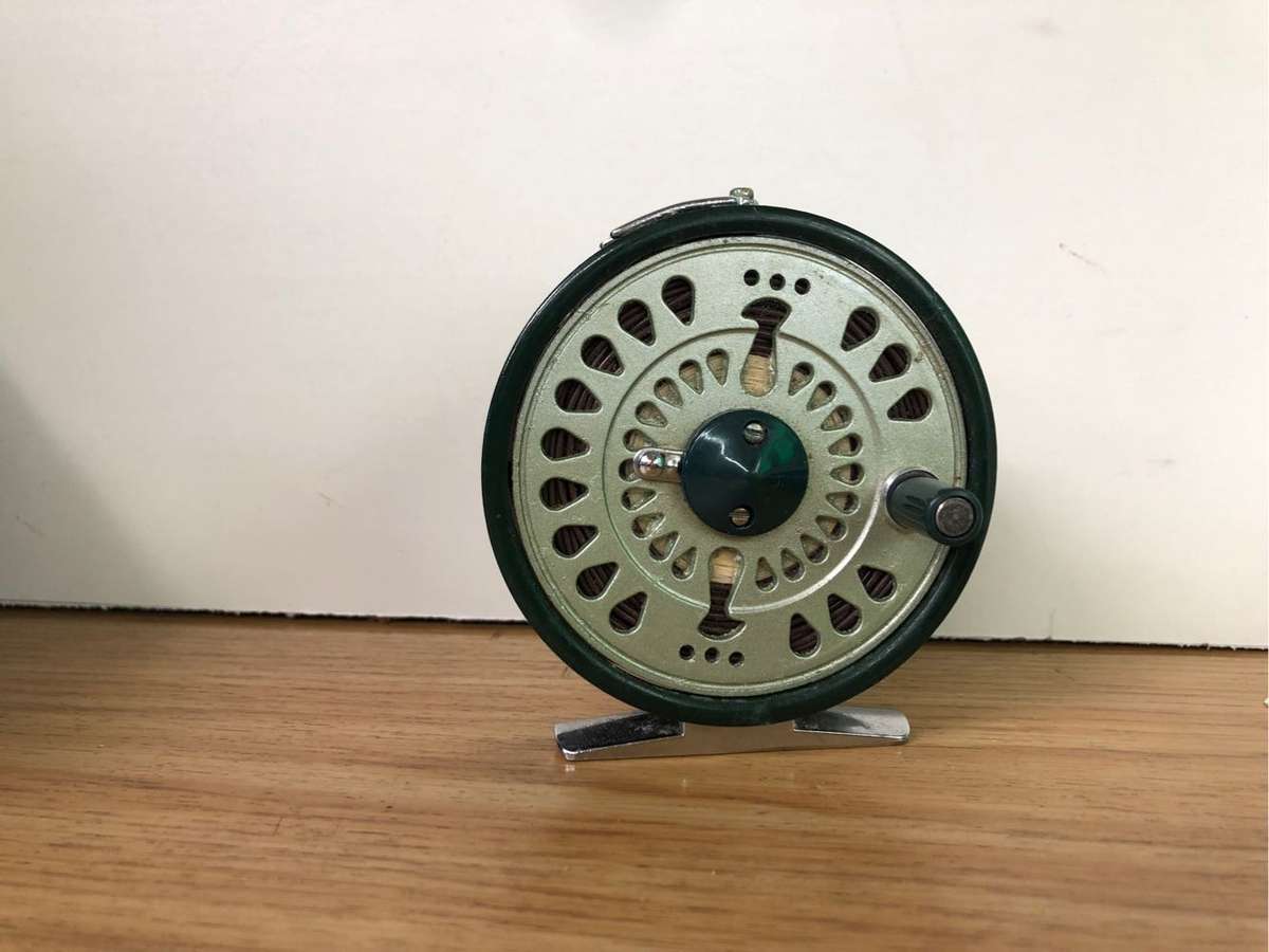 Rare Olympic 4310 Fly fishing reel , Boxed with lures and instruction manual
