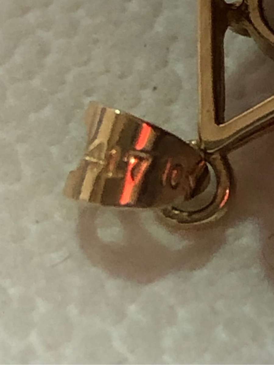 Gorgeous 9ct yellow gold and opal Gaia pendant - 1.3g