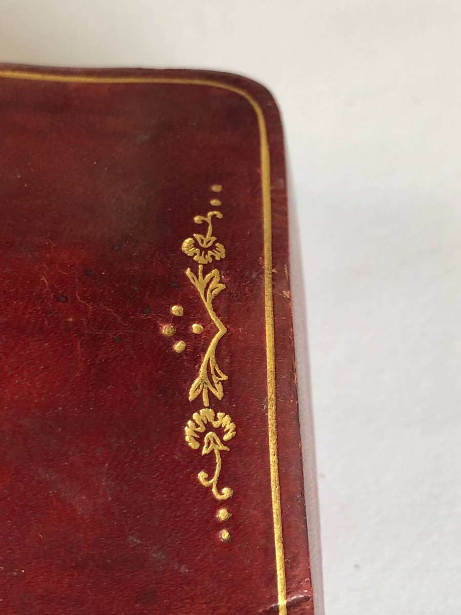 Vintage Calf leather humpback playing card box with gold detailing
