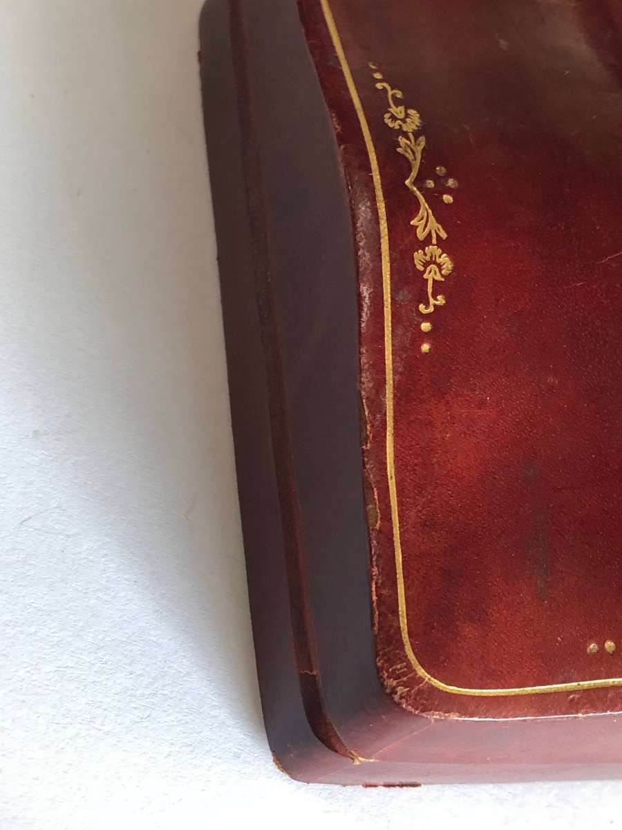 Vintage Calf leather humpback playing card box with gold detailing