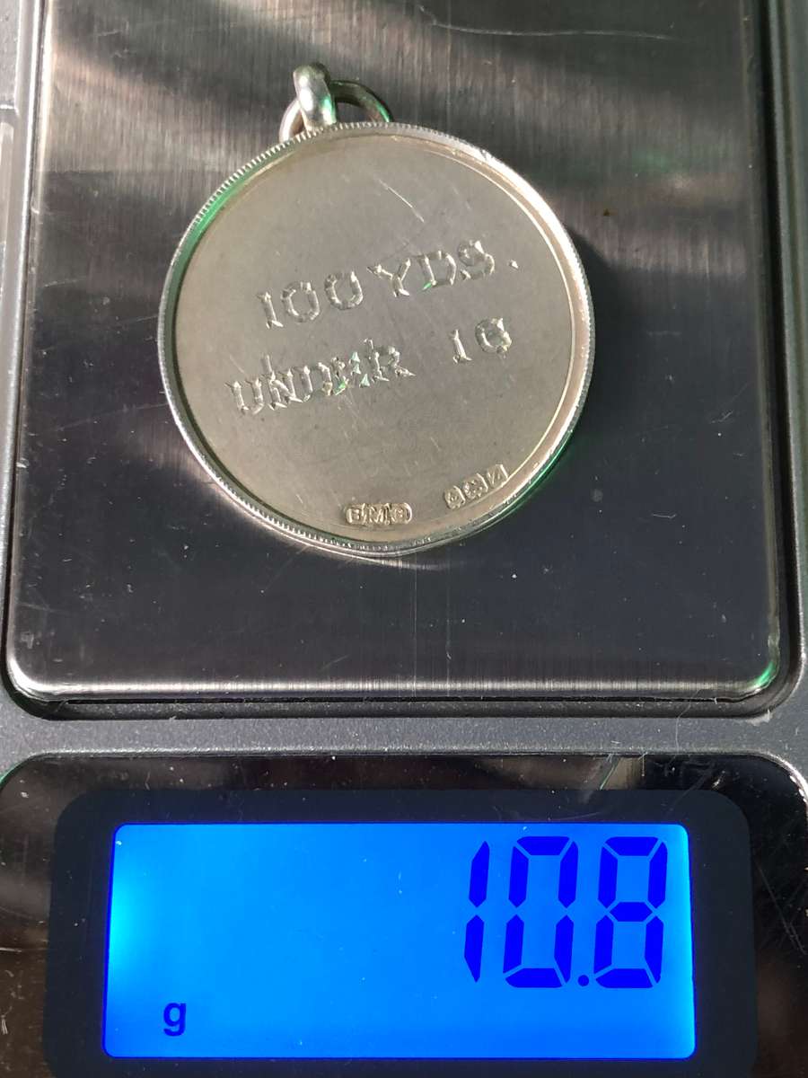 STERLING SILVER ANTIQUE MEDALLION BY BMC DATED 1924 - FOR UNDER 16 100yds - INSCRIBED P.S.G - 10.8g