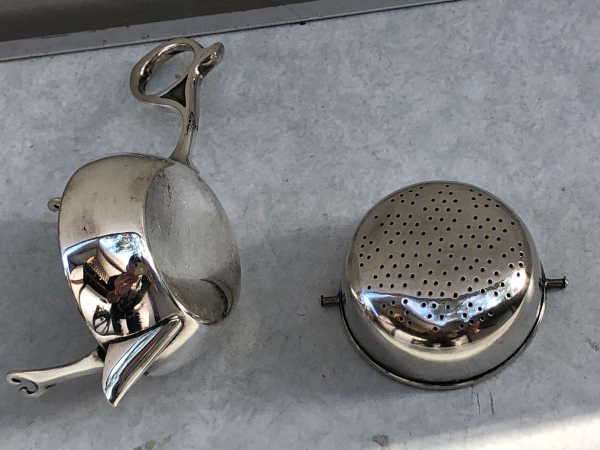 Stunning vintage Eberle (Brazil) spouted tea strainer circa 1940