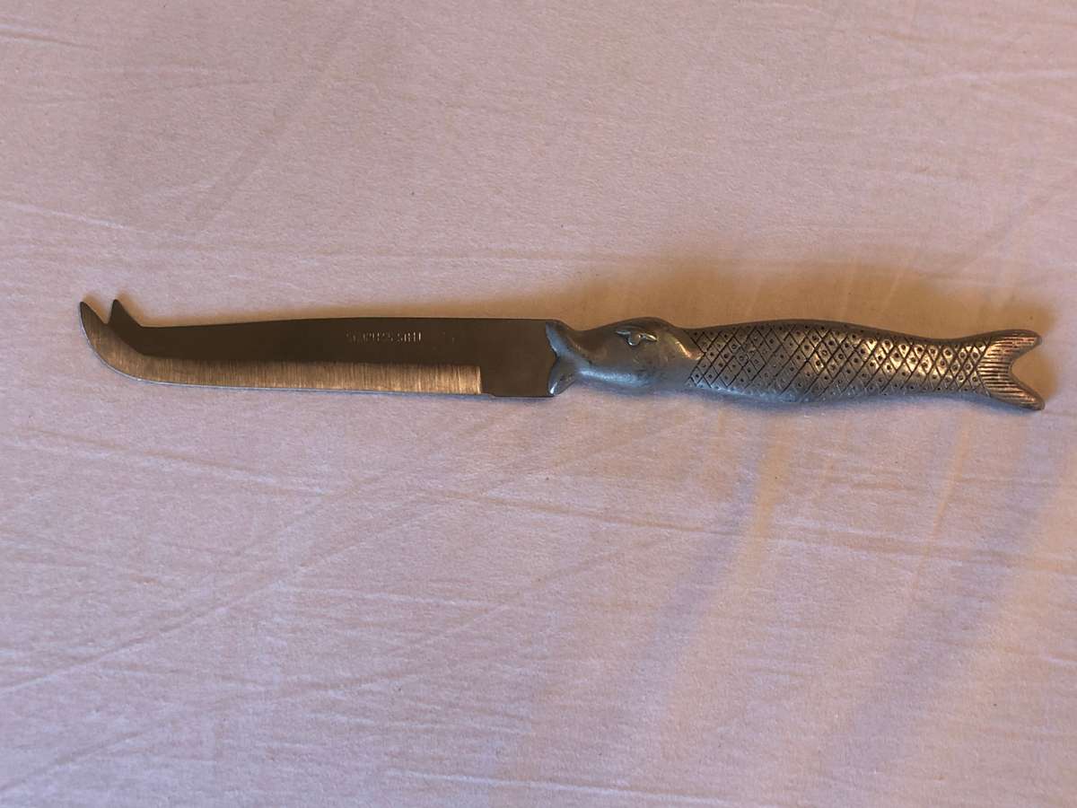 Carrol Boyes fish pattern cheese knife - non serrated blade