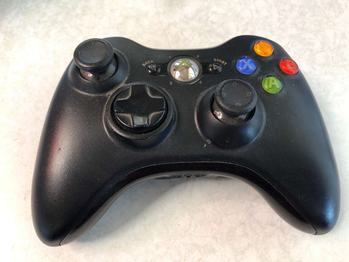 Xbox 360 wireless controller , full working order