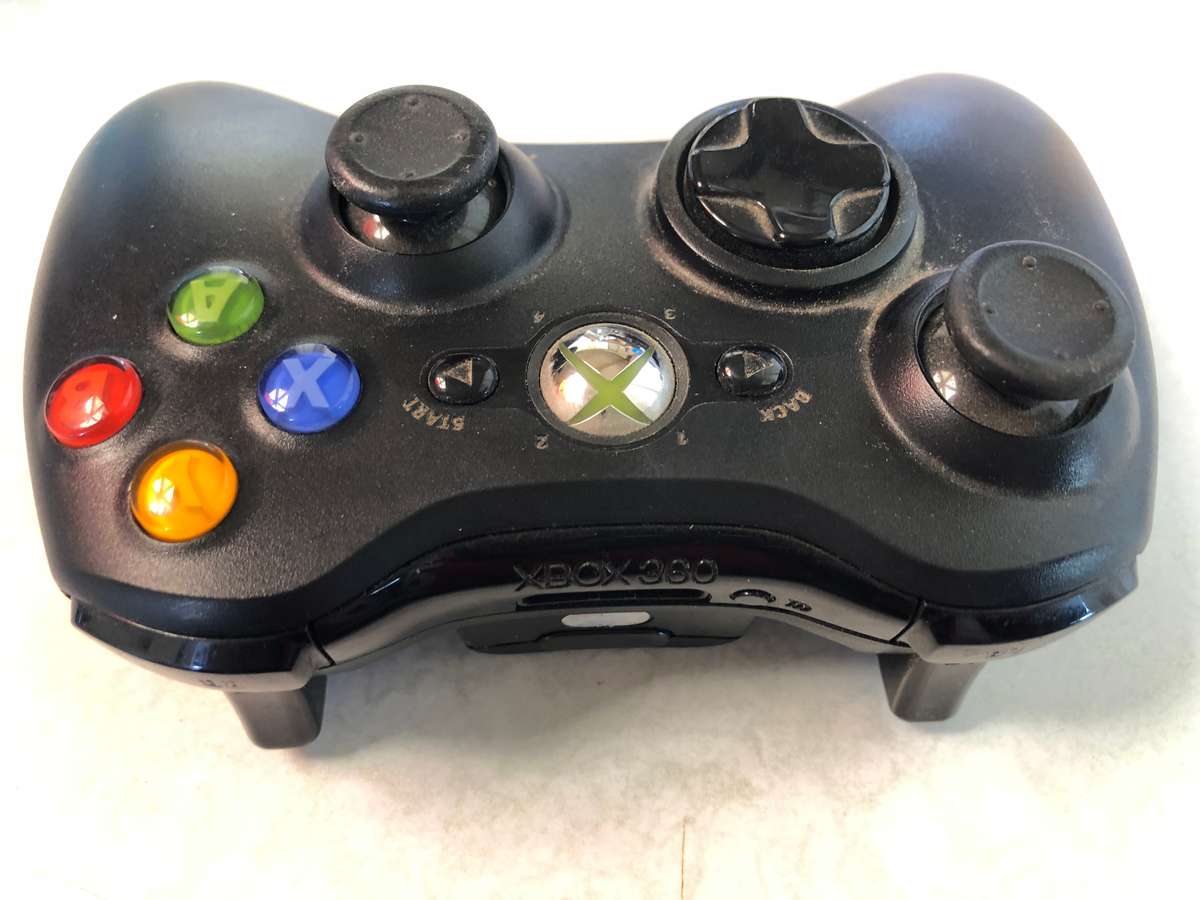 Xbox 360 wireless controller , full working order