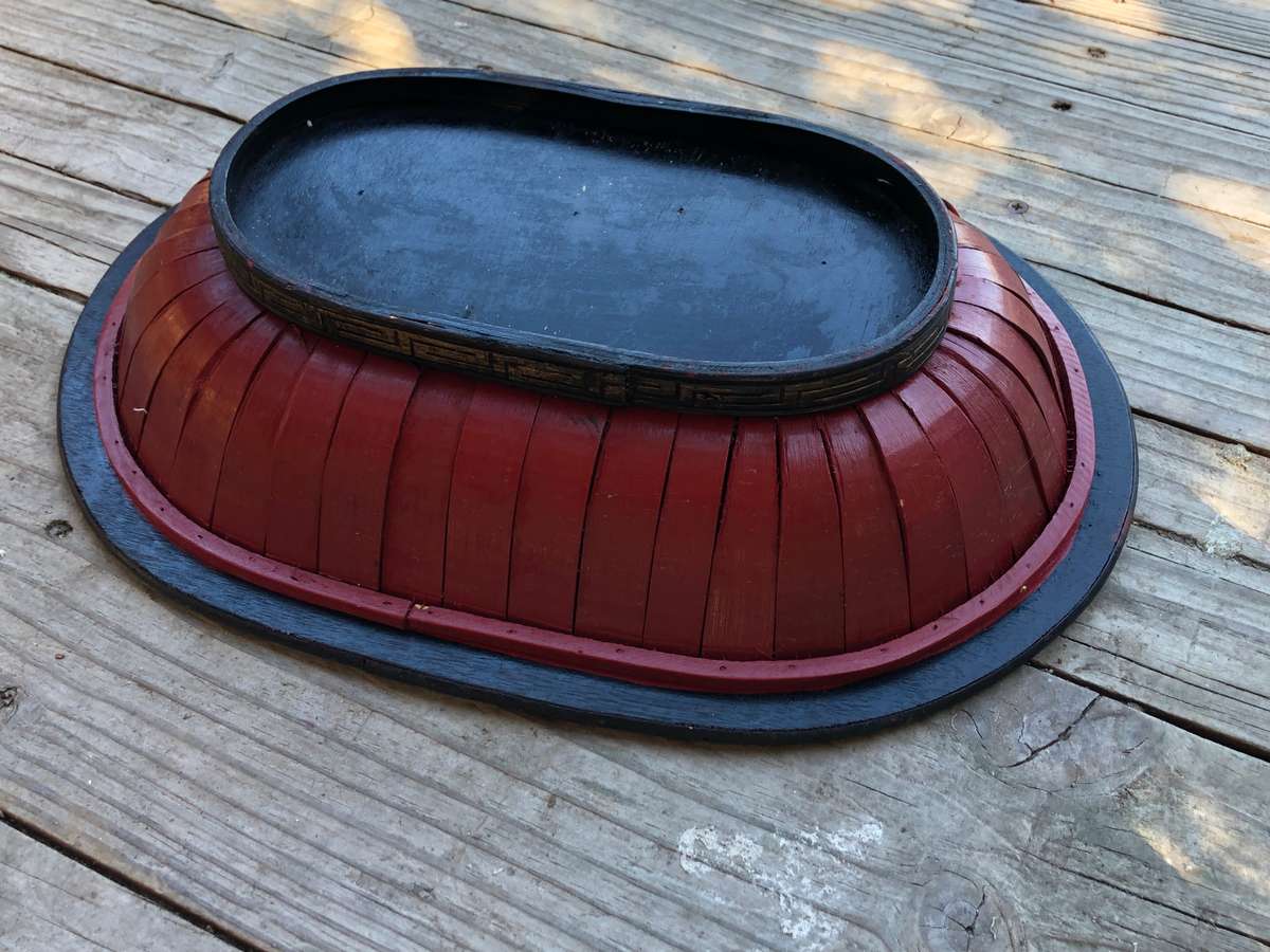 STUNNING RED AND BLACK LACQUERED CHINESE BAMBOO FRUIT BASKET